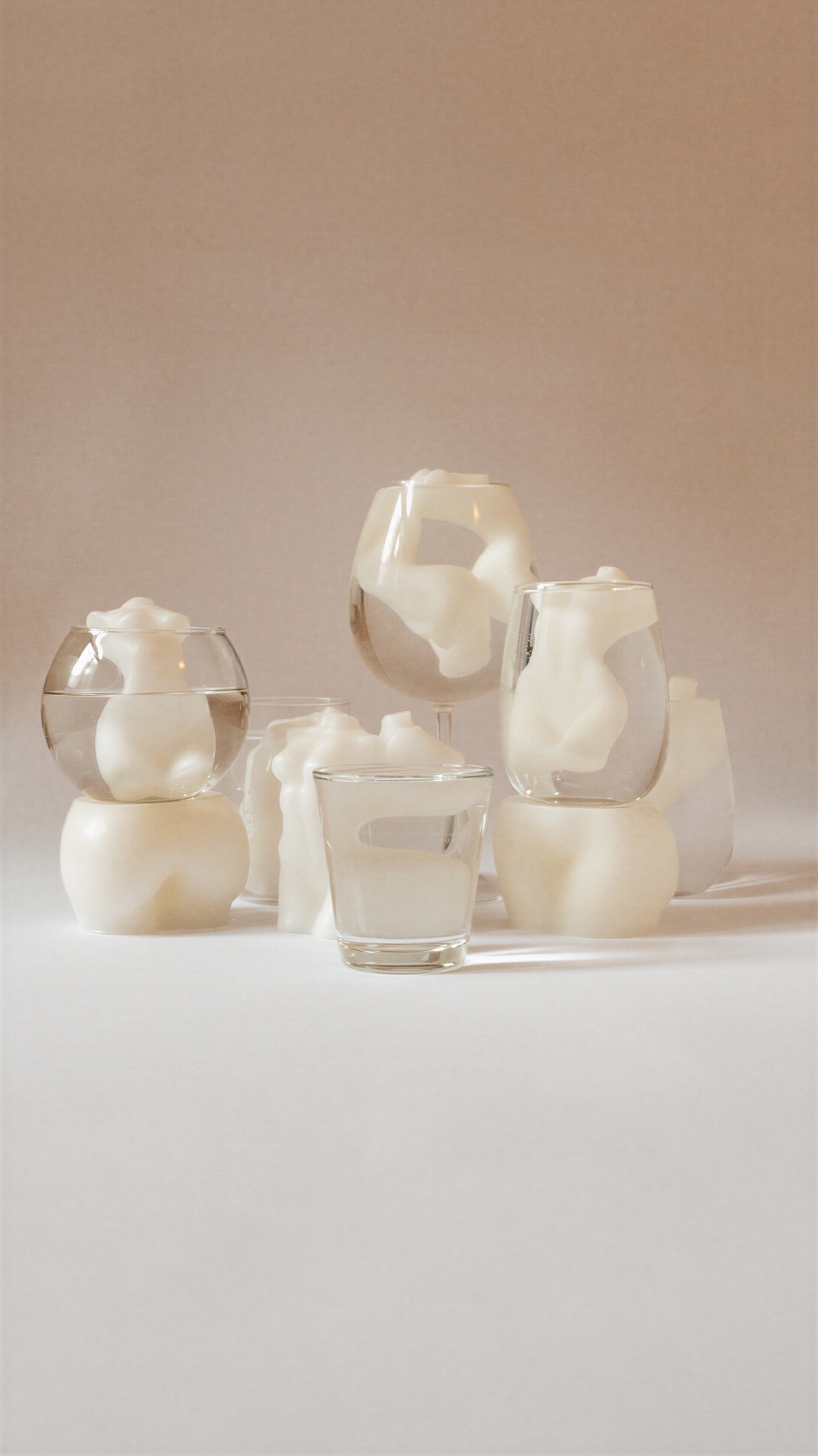 Distortion — the full arrangement of body candles and glass vessels